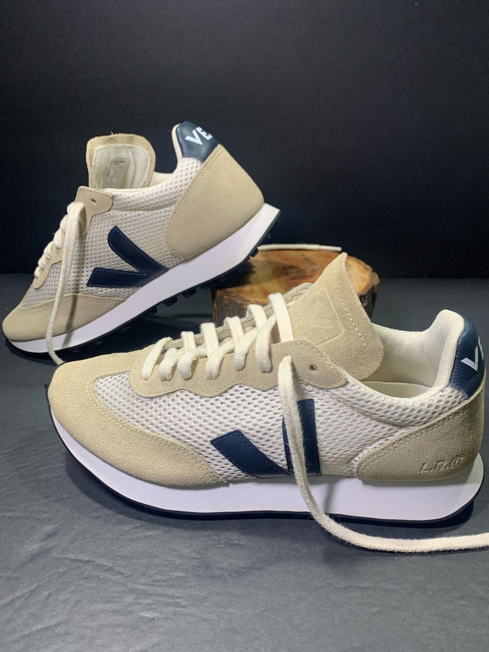 VEJA Rio Branco Woman’s Tan Navy Blue Suede Sneakers Shoe Size-8